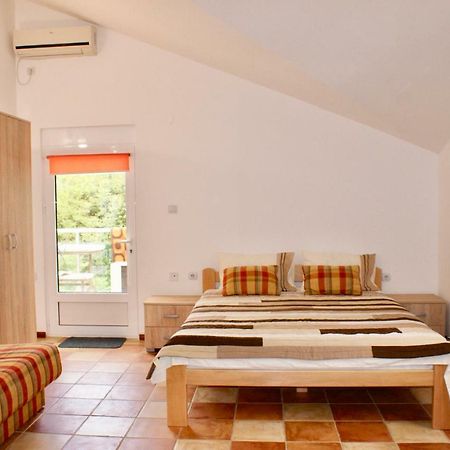 Studio Apartments Morinj المظهر الخارجي الصورة