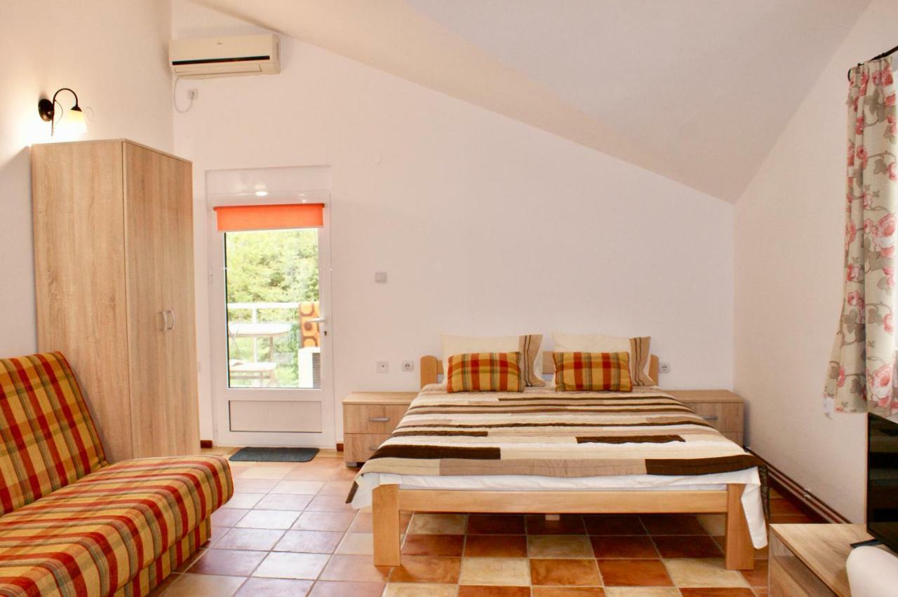 Studio Apartments Morinj المظهر الخارجي الصورة