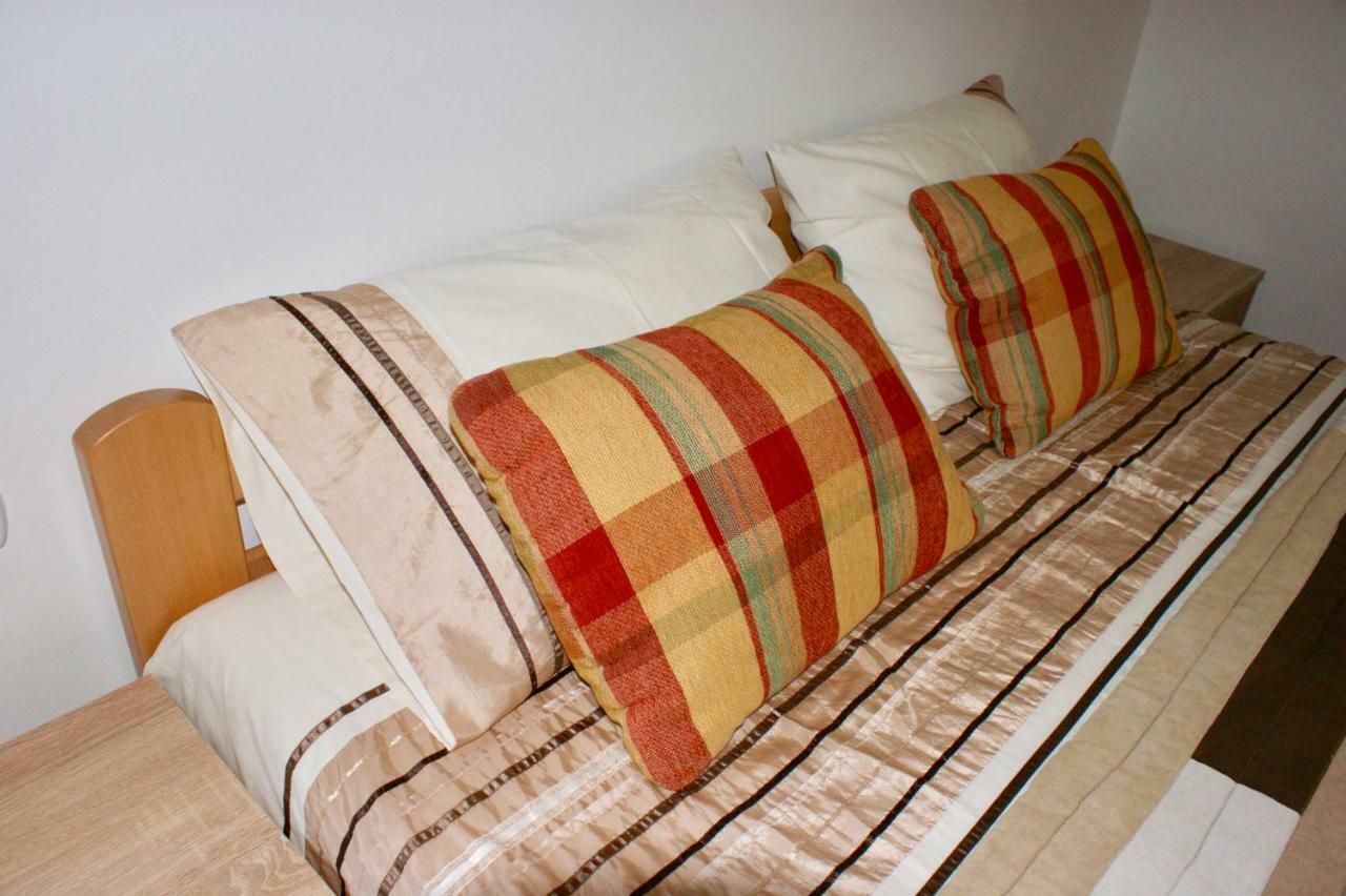 Studio Apartments Morinj المظهر الخارجي الصورة