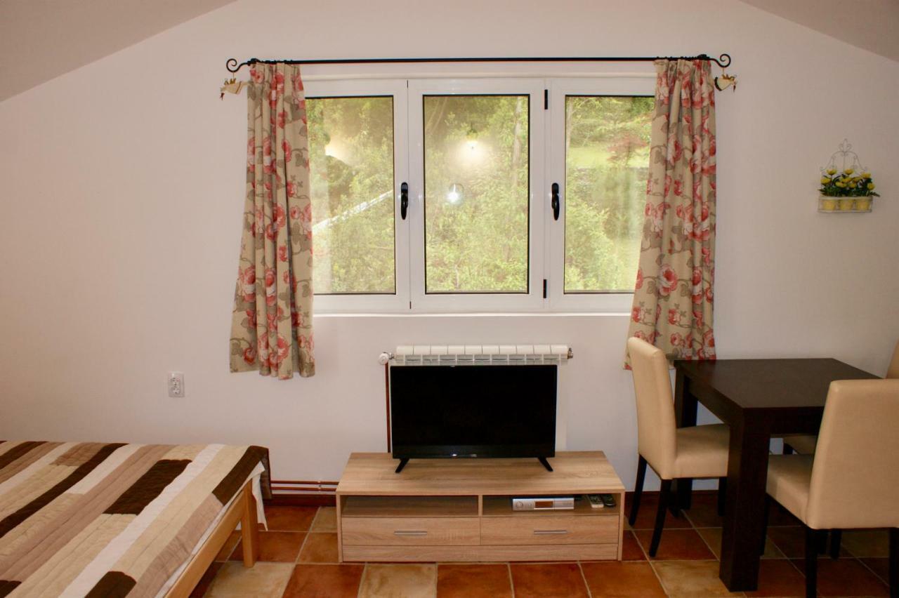 Studio Apartments Morinj المظهر الخارجي الصورة