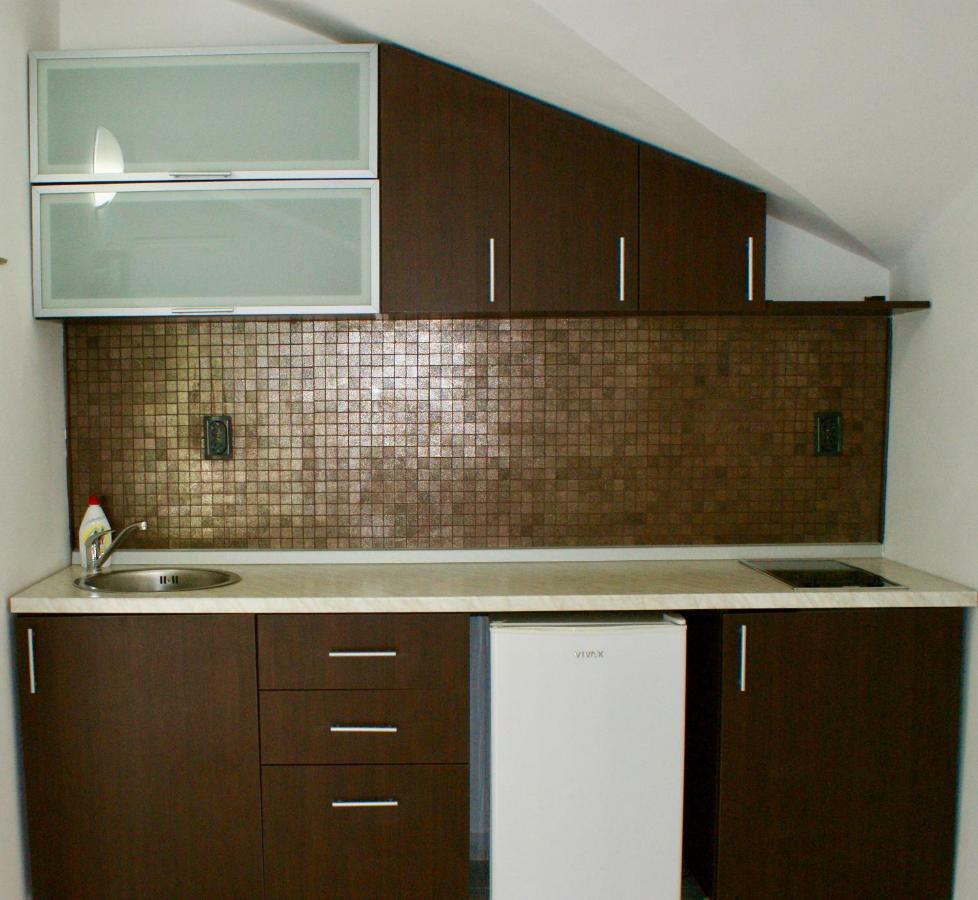 Studio Apartments Morinj المظهر الخارجي الصورة